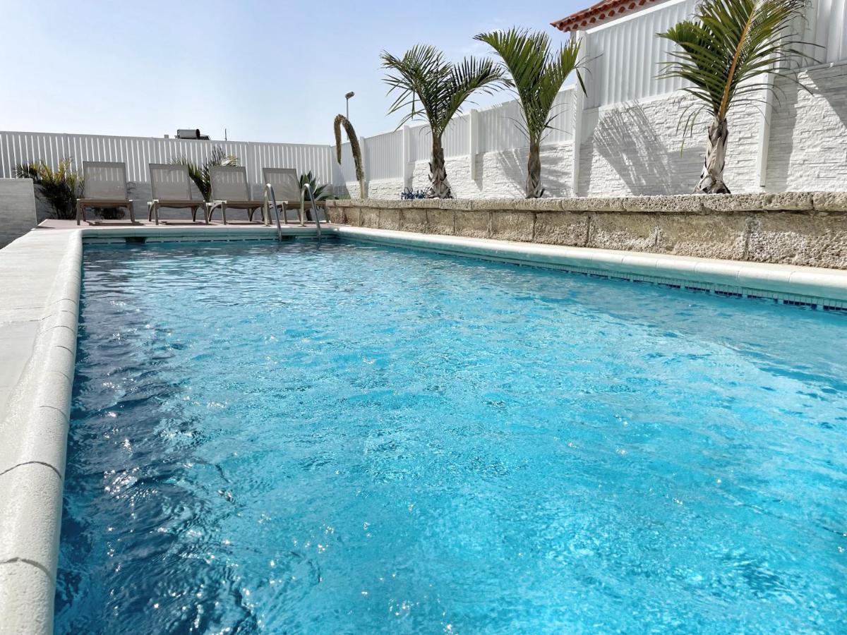 אל מדאנו Modern 3Bdr Villa With Heated Pool מראה חיצוני תמונה